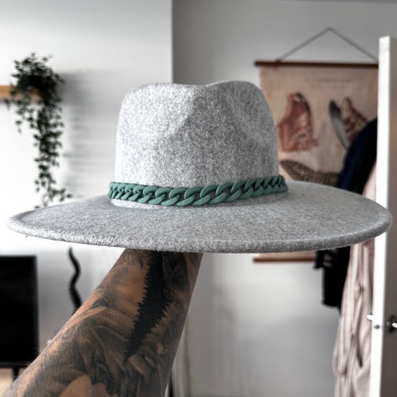 Grey Flat Brim Hat - Picture 1 of 2